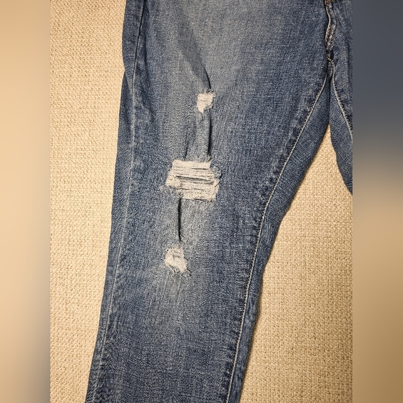 Levis Women's 711 Skinny Jean, Medium Wash, Mid Rise, Freyed Hem Size 33 - Picture 7 of 13